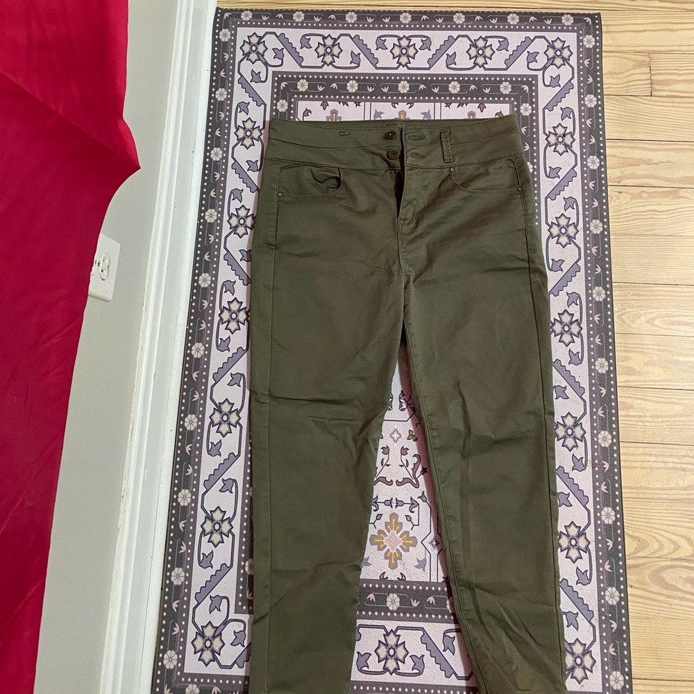 Olive green pants.